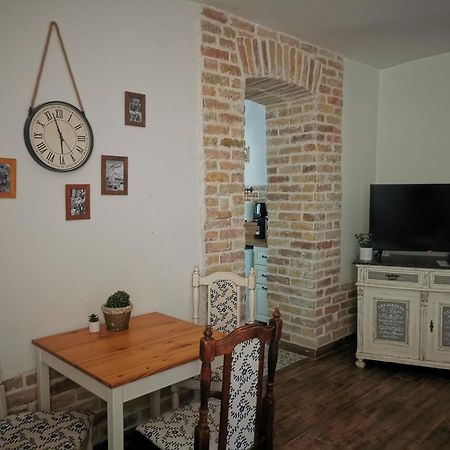 Kuria Apartman Budapest With Free Parking Bagian luar foto