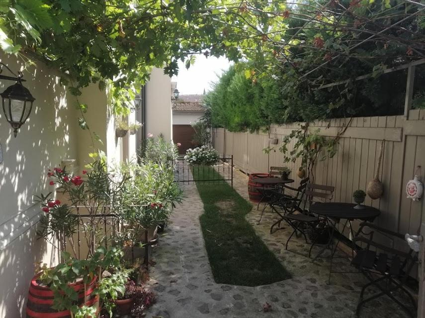 Kuria Apartman Budapest With Free Parking Bagian luar foto
