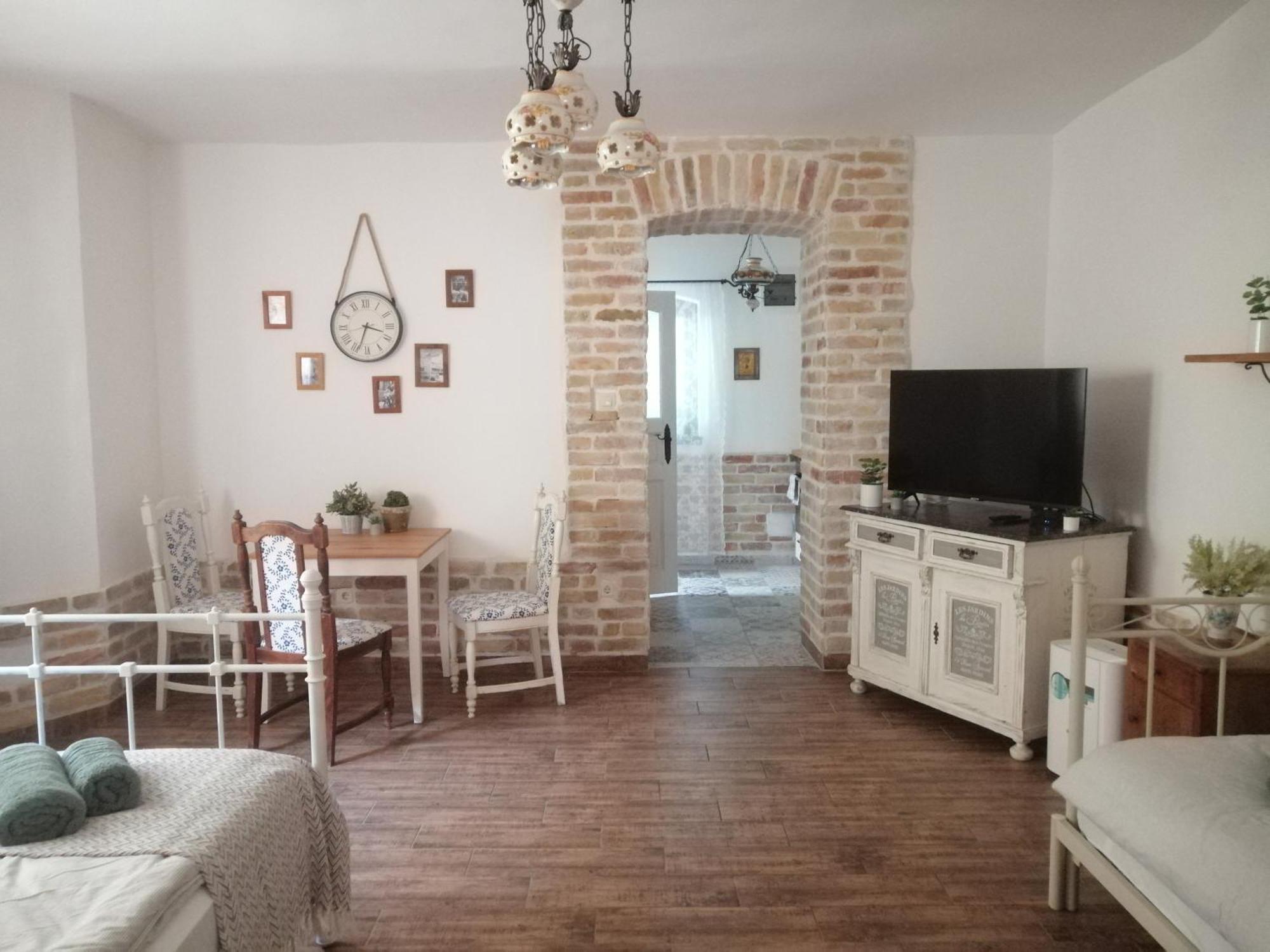 Kuria Apartman Budapest With Free Parking Bagian luar foto