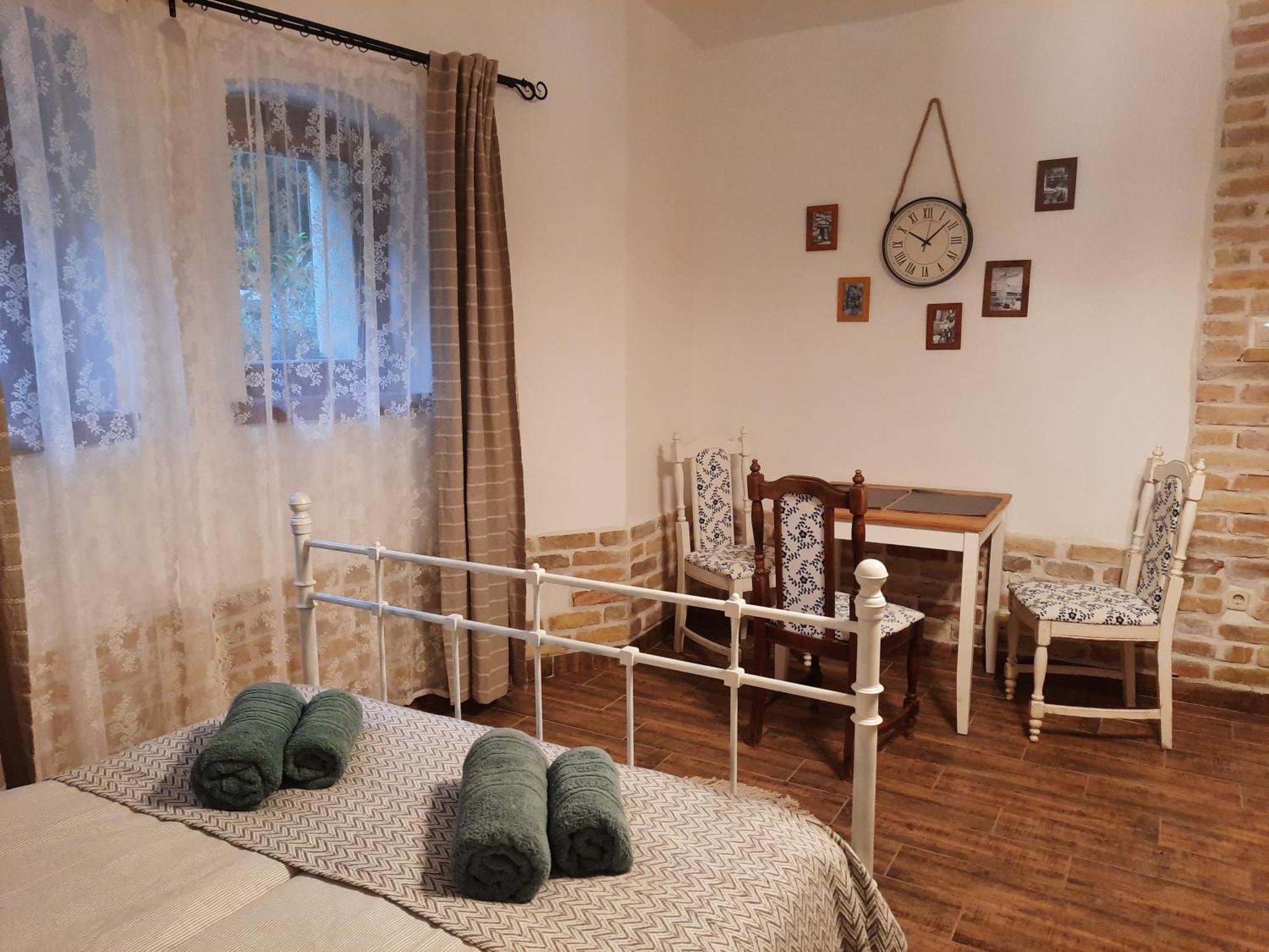 Kuria Apartman Budapest With Free Parking Bagian luar foto