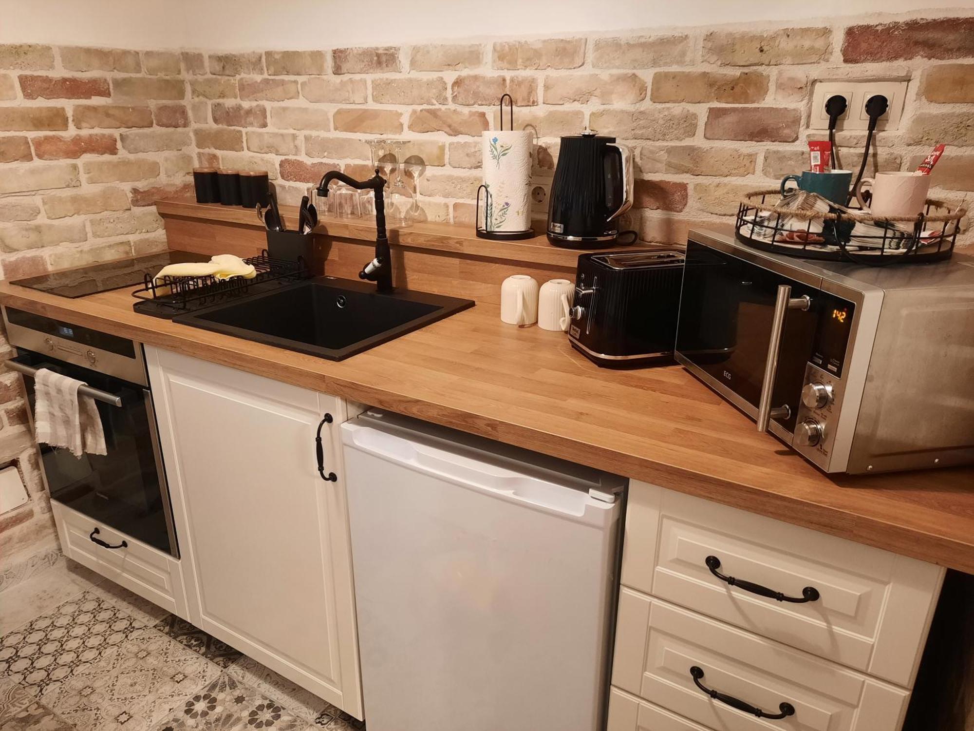 Kuria Apartman Budapest With Free Parking Bagian luar foto