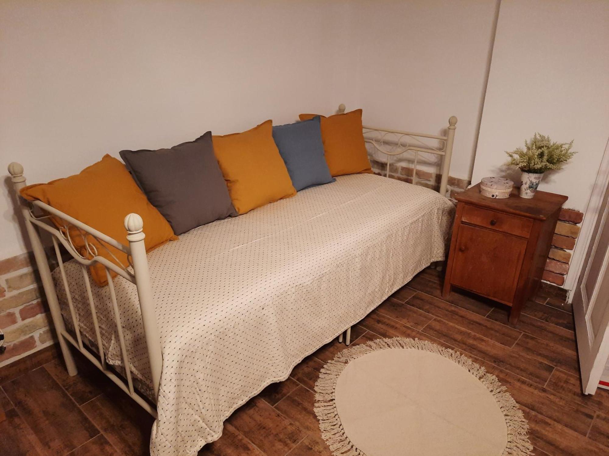 Kuria Apartman Budapest With Free Parking Bagian luar foto