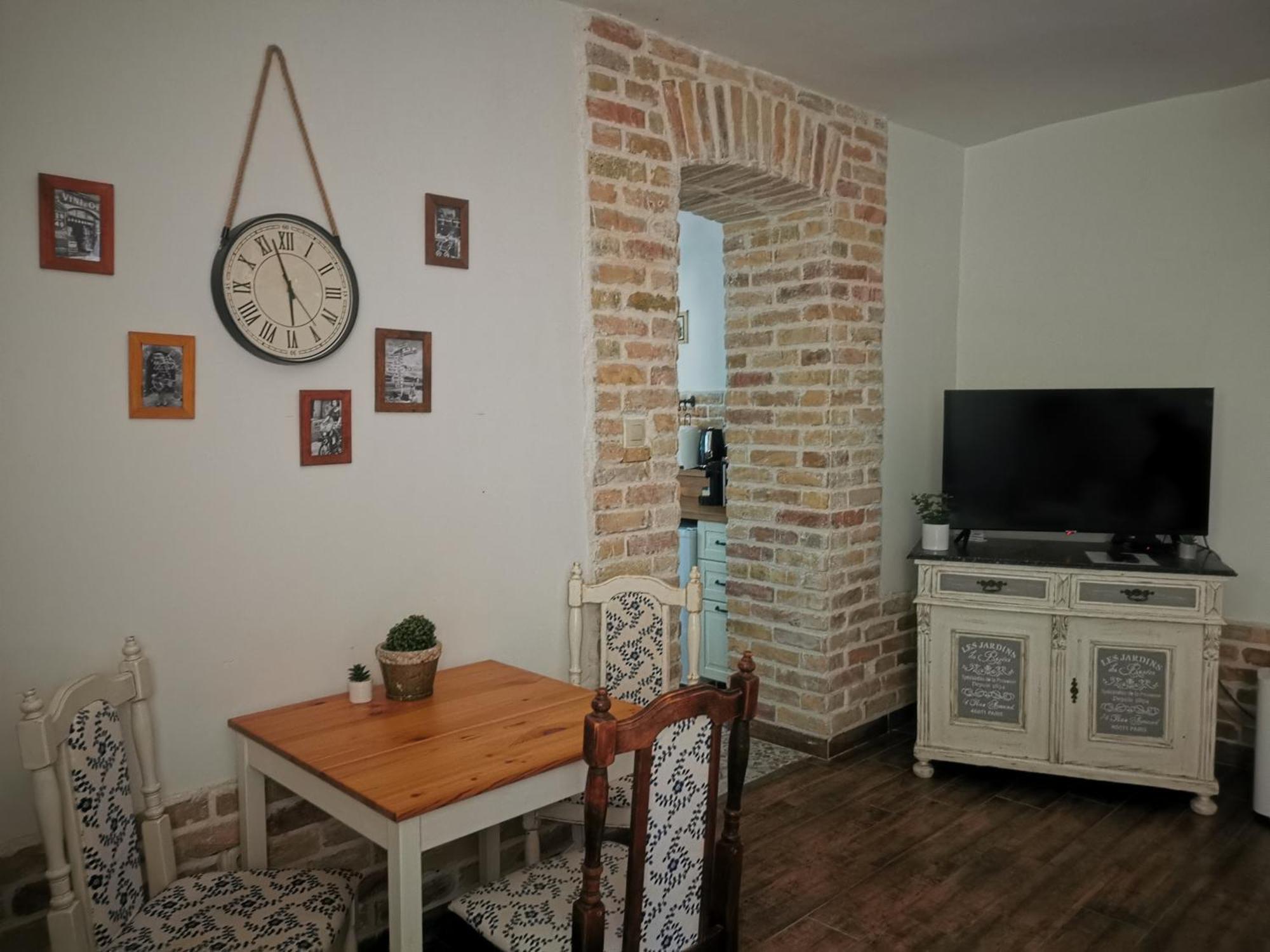 Kuria Apartman Budapest With Free Parking Bagian luar foto