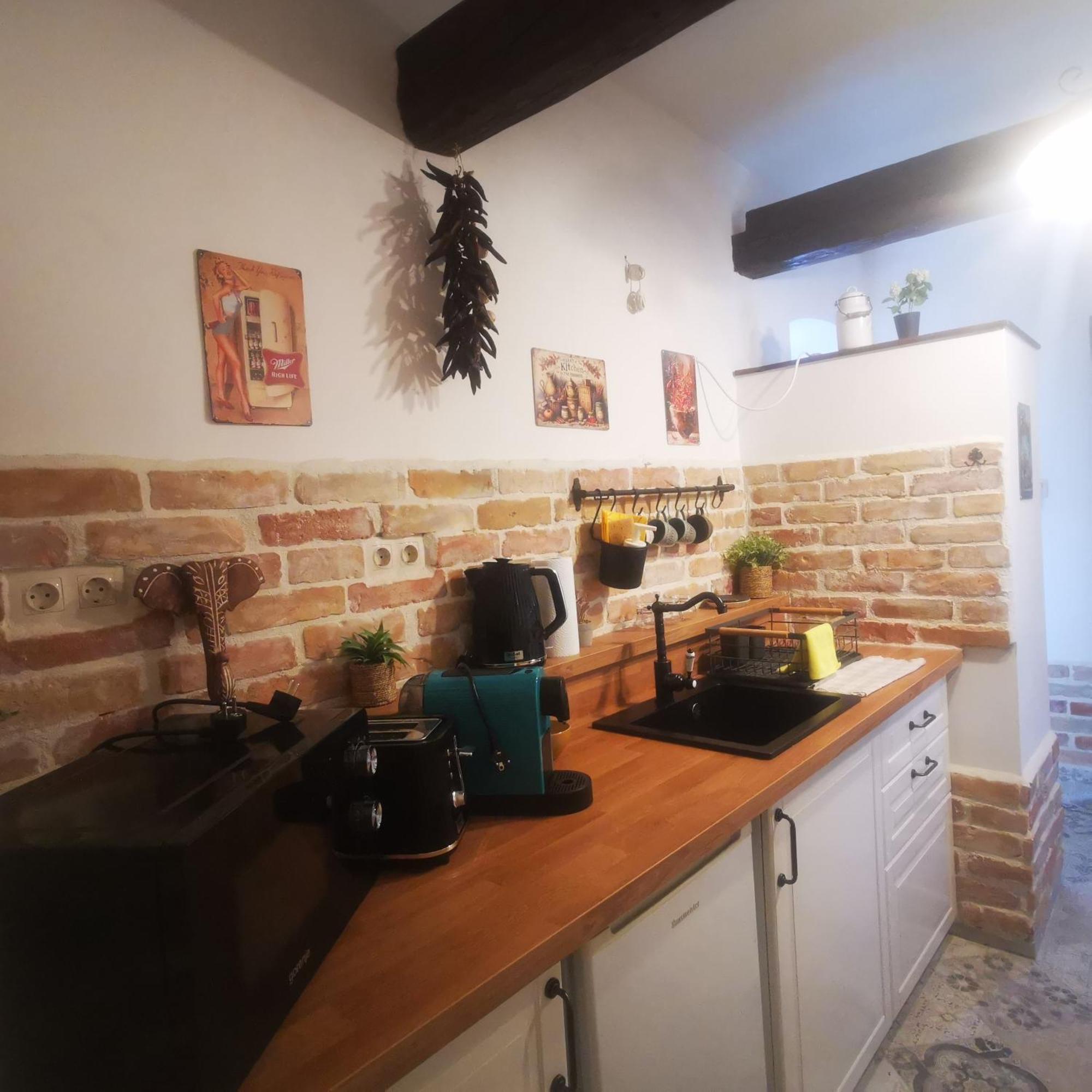 Kuria Apartman Budapest With Free Parking Bagian luar foto