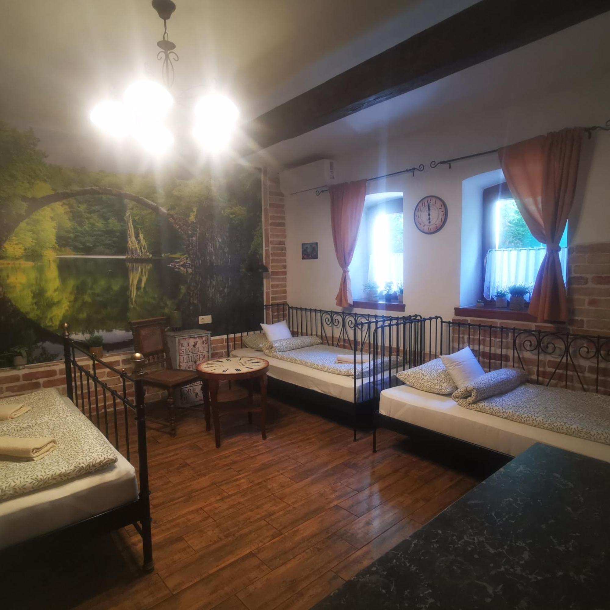 Kuria Apartman Budapest With Free Parking Bagian luar foto